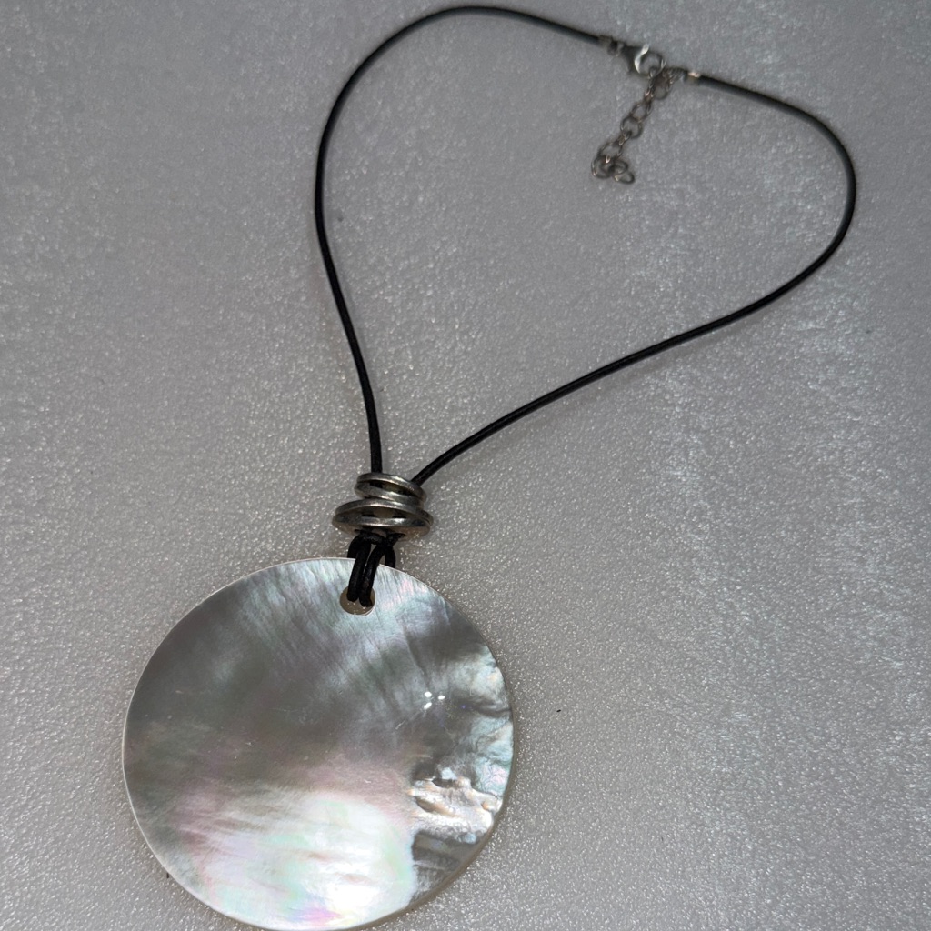 Elegant Sterling Silver And Mother Of Pearl On Leather Cord Necklace 1 67$